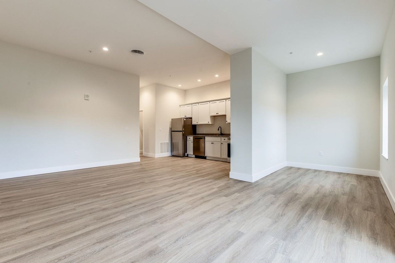 Gallery Garden Apartments - Photo 7 of 50