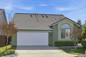 featured image of 720 Camino De Oro