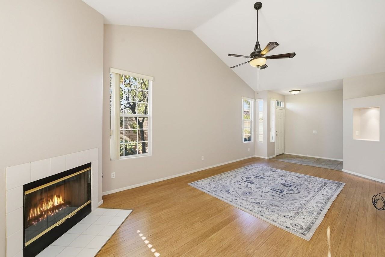 720 Camino De Oro - Photo 4 of 13