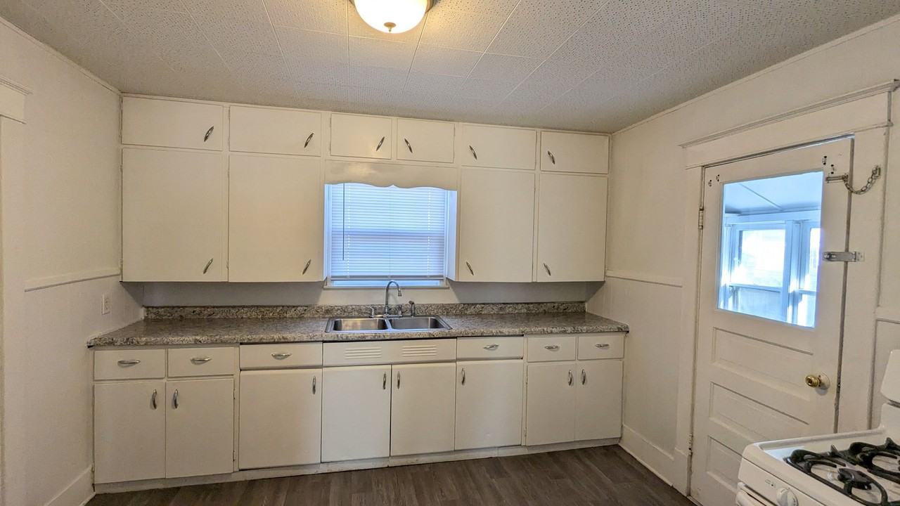 3530 Avenue A - Photo 5 of 15