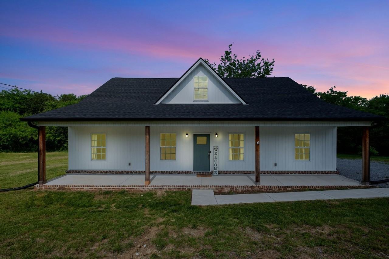 94 Hickory Ridge Ln - Photo 2 of 26