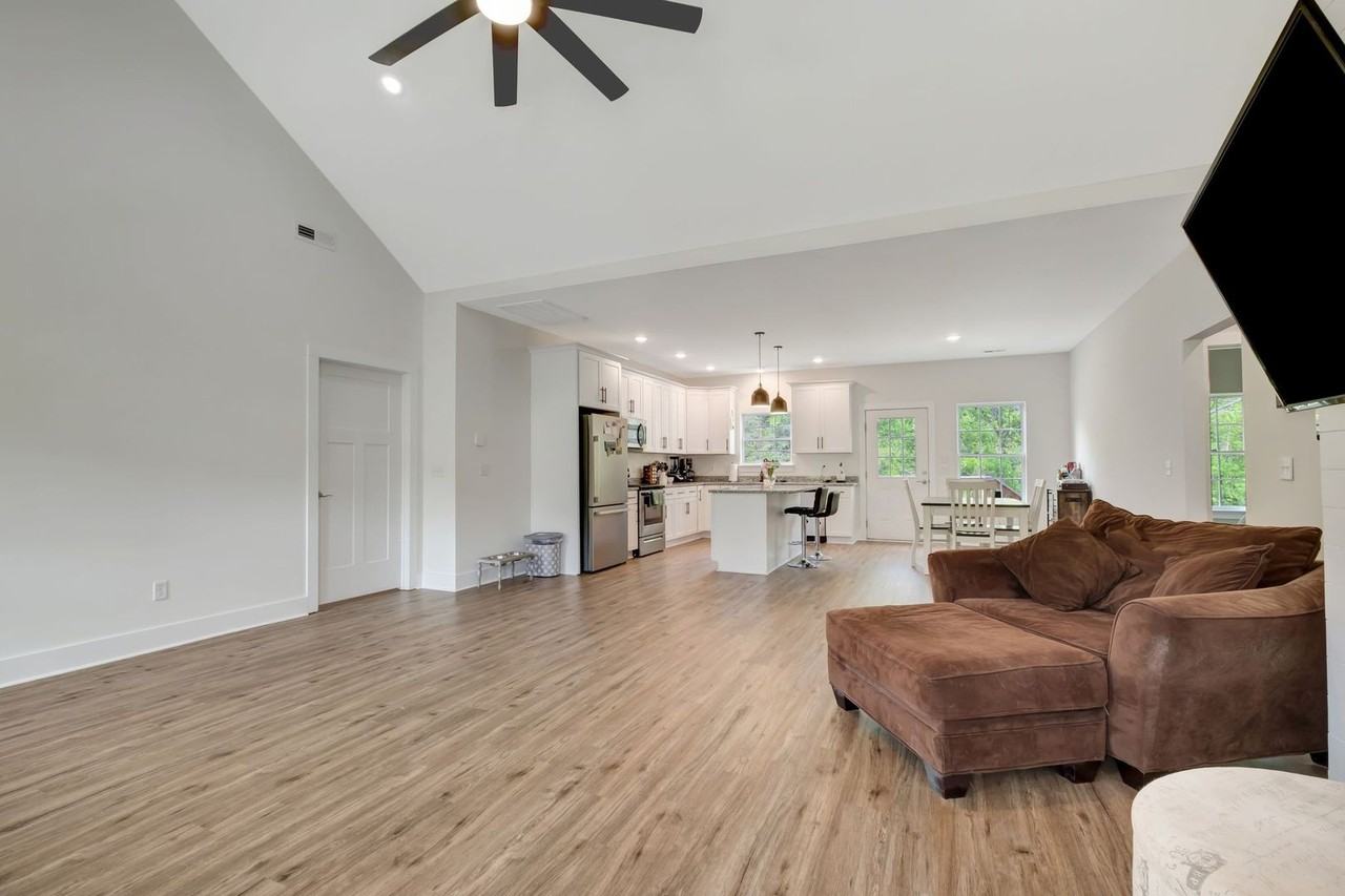 94 Hickory Ridge Ln - Photo 6 of 26