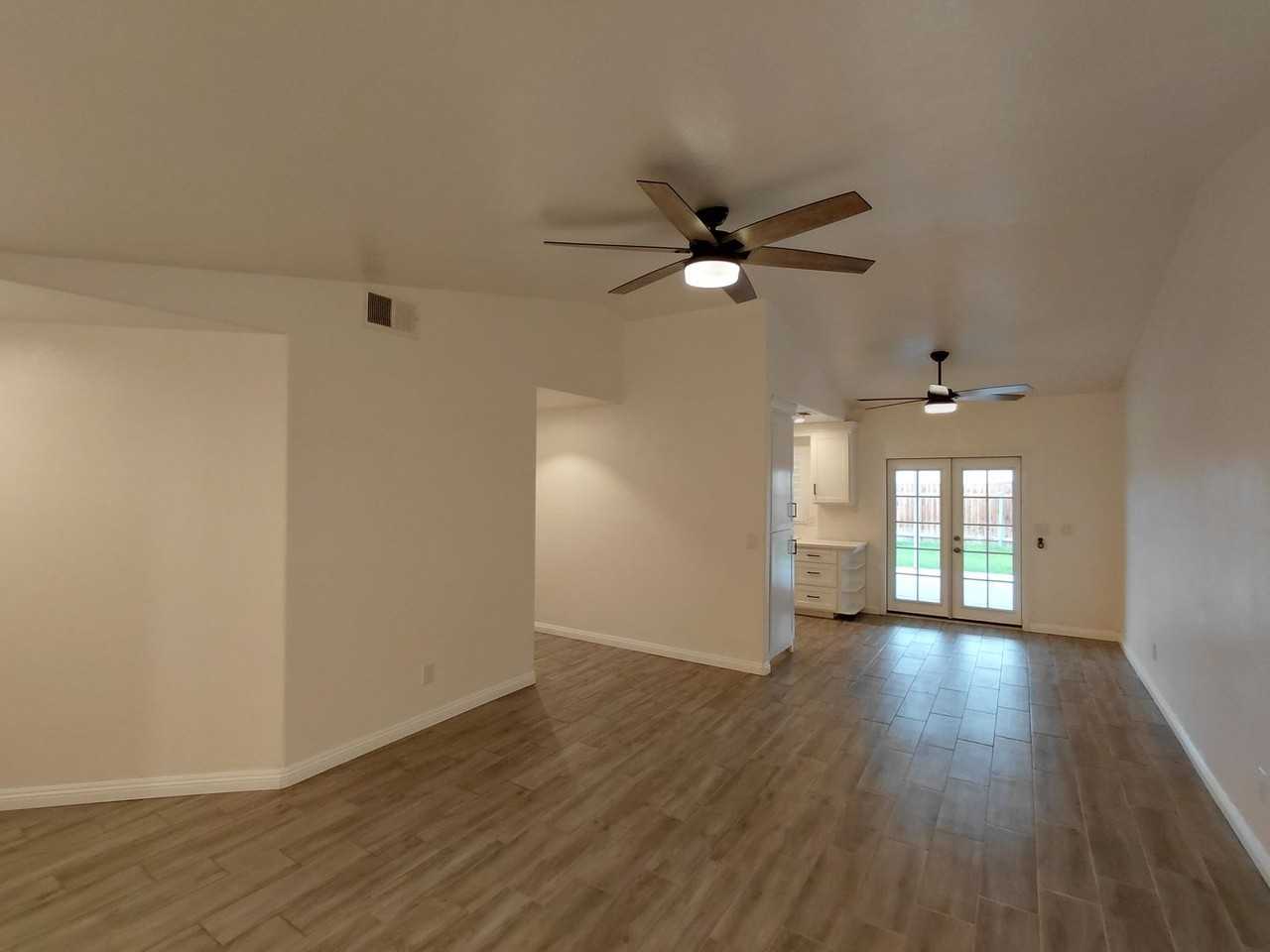 409 Silverado Trl - Photo 3 of 24