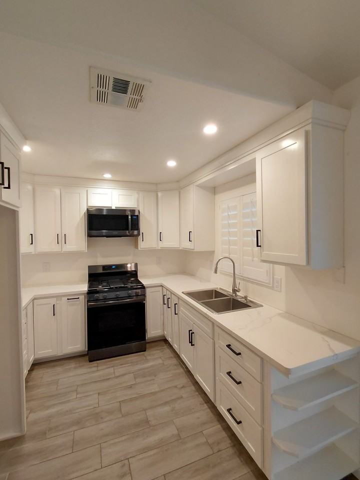 409 Silverado Trl - Photo 4 of 24