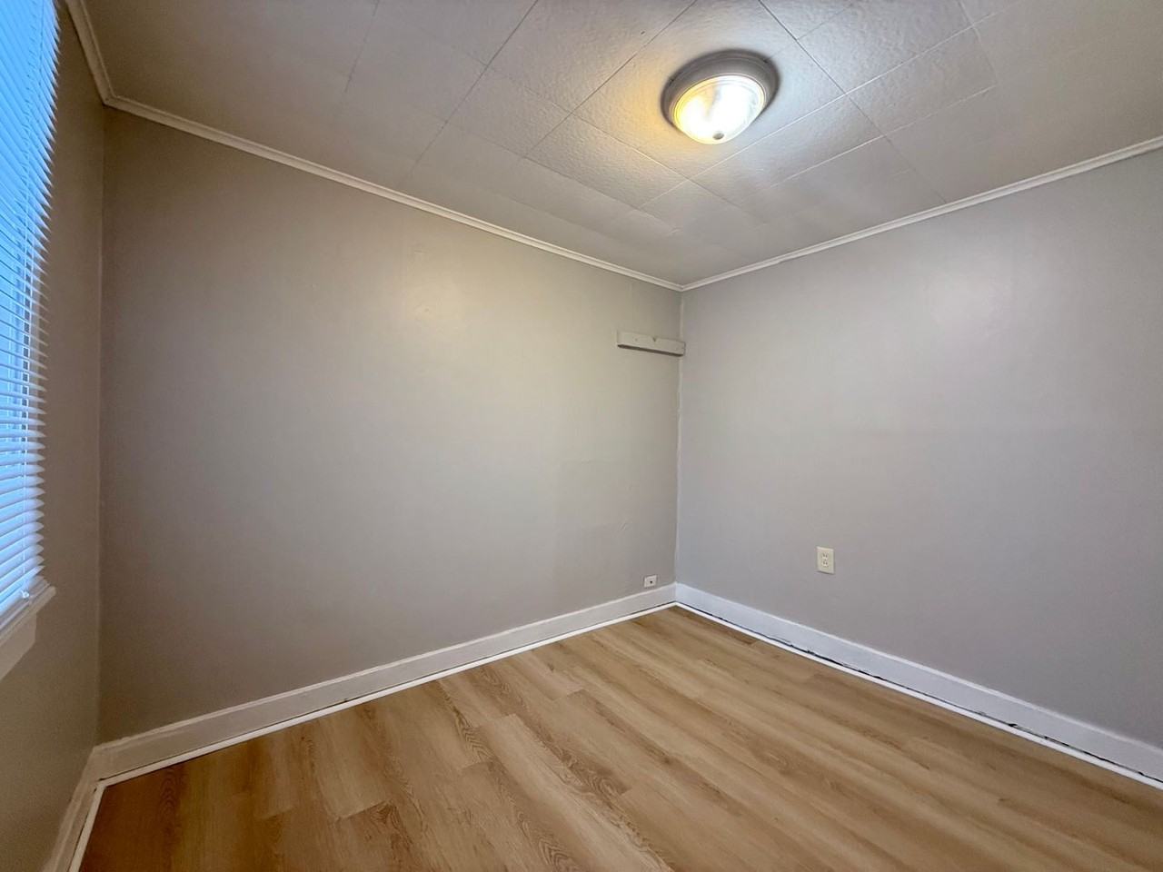 930 Emerson Ave - Photo 7 of 15