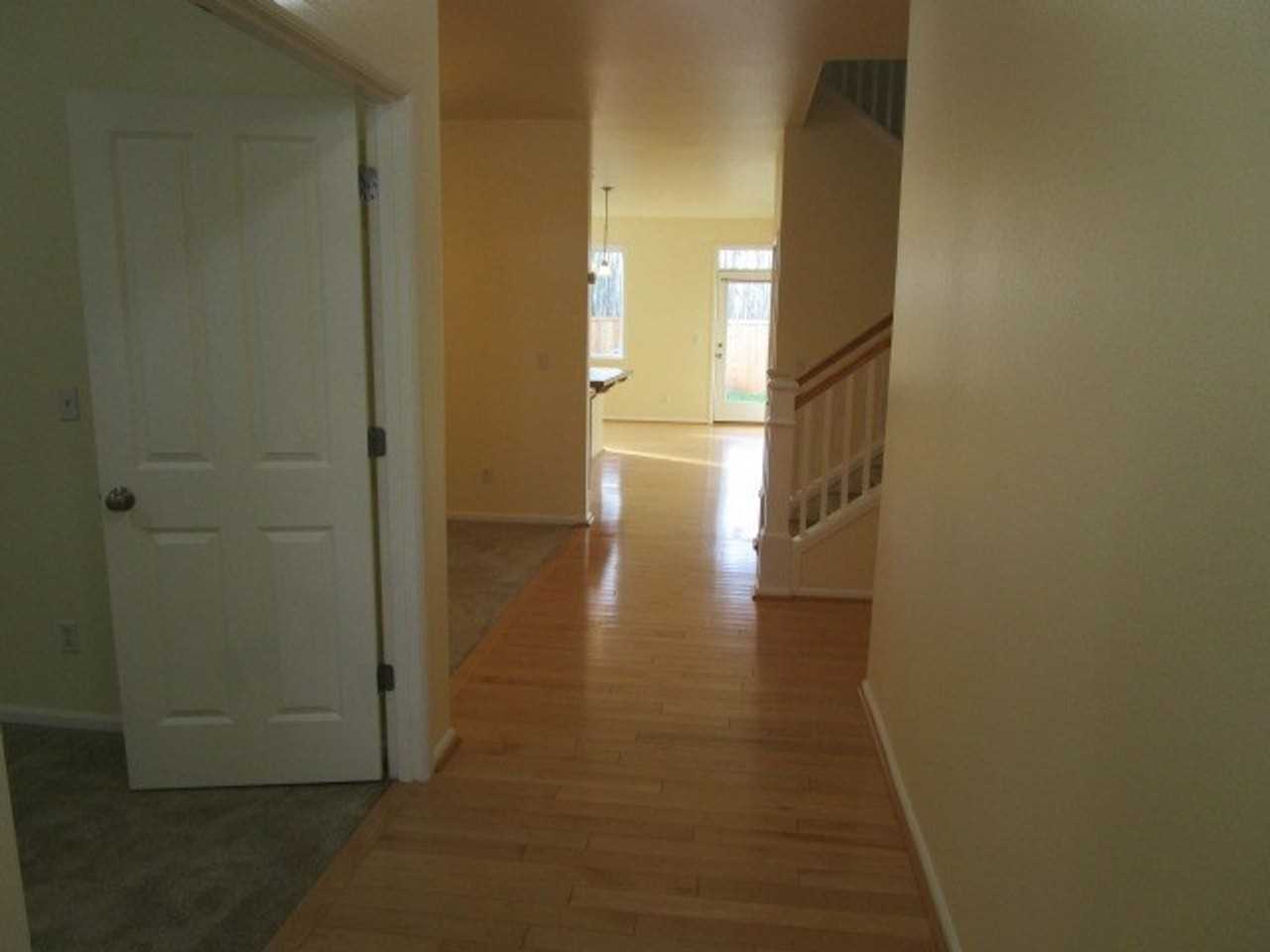 6504 Discovery St E - Photo 3 of 35