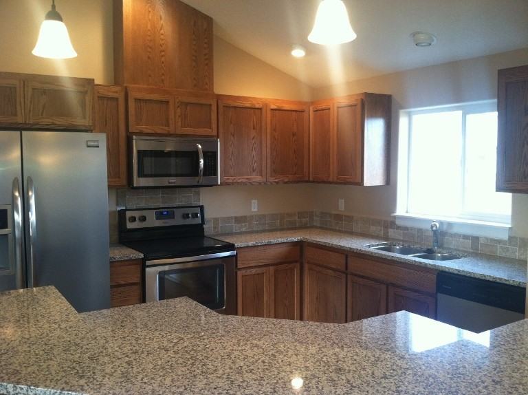 2212 Ne Arapahoe Ct - Photo 2 of 5