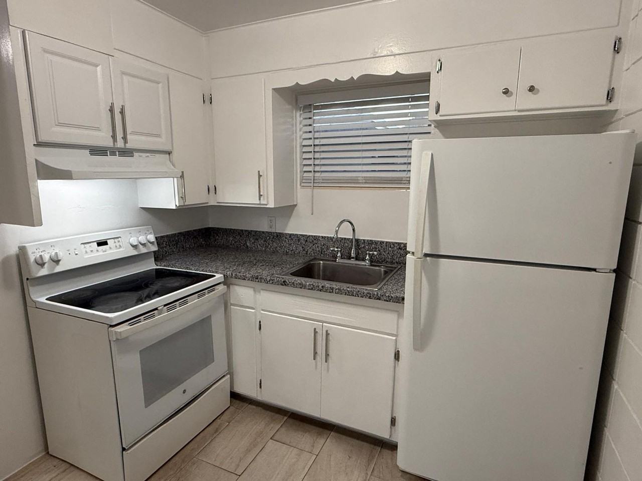 732 S J Street Lake Worth Beach, FL 33460 - Photo 3 of 6