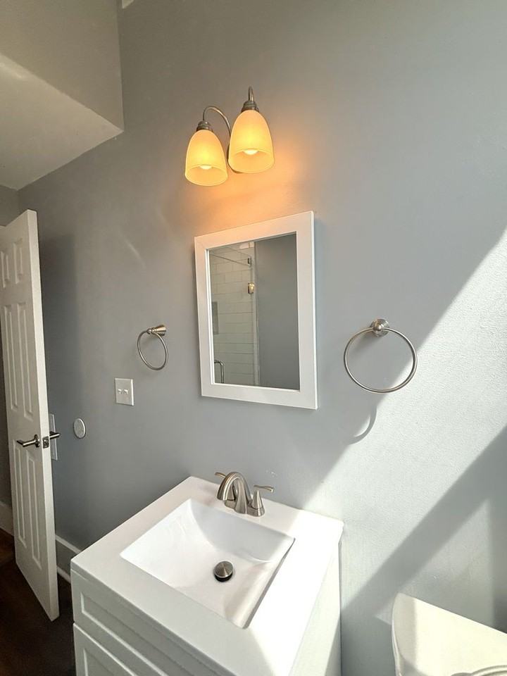 SMITH - Photo 6 of 50