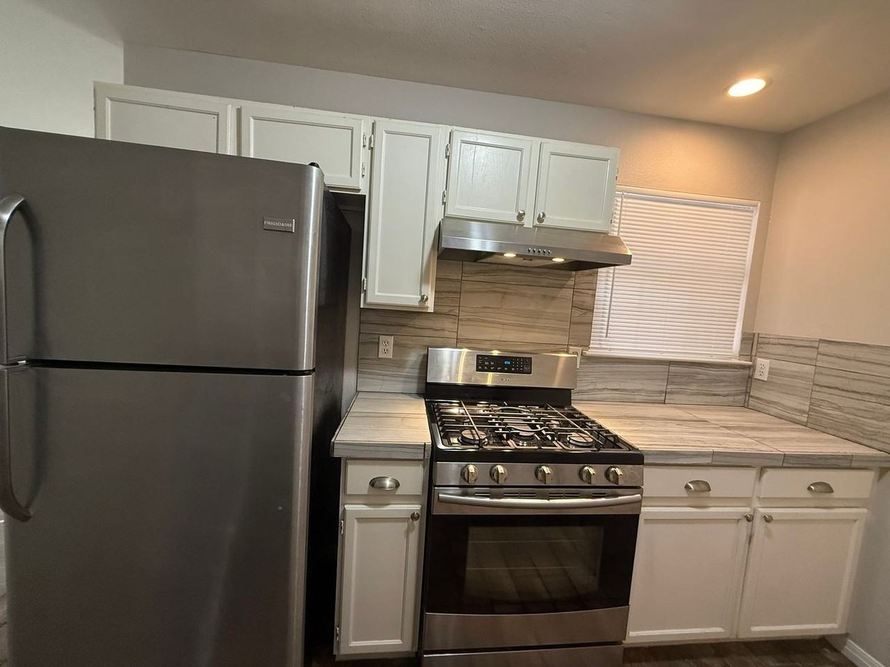 1904 Alex Ave - Photo 6 of 18