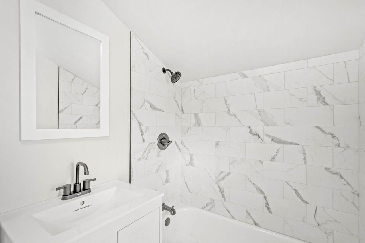 450 Edith St - Photo 2 of 22