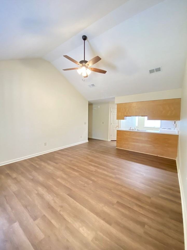 678 Yeager Ln - Photo 3 of 7