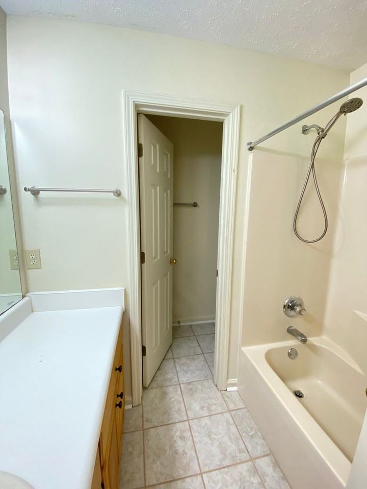 678 Yeager Ln - Photo 7 of 7