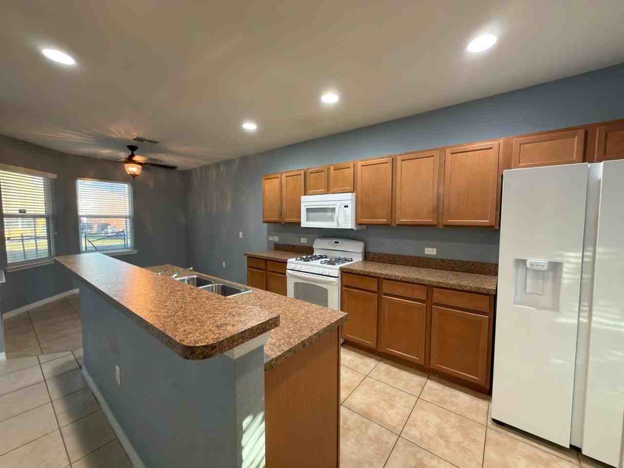 118 Miro Dr - Photo 6 of 40