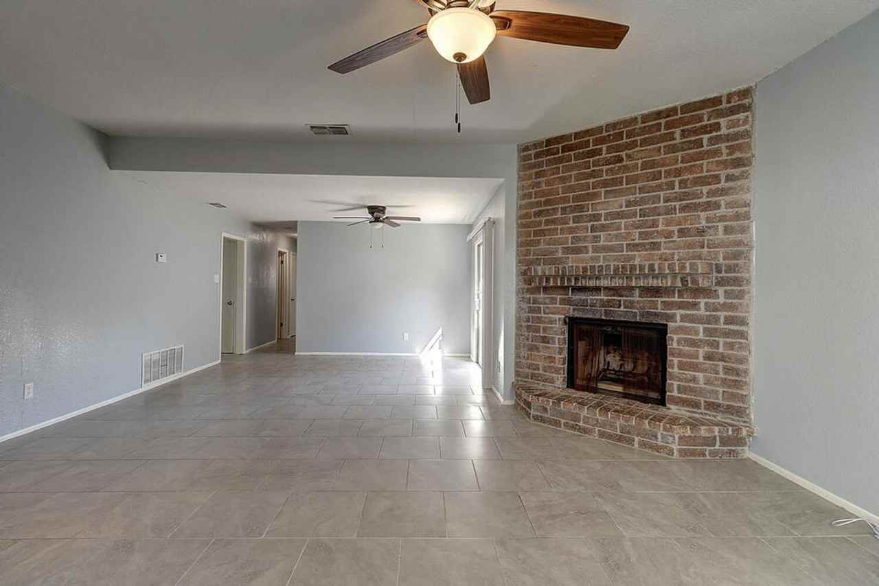 5310 Gateridge Dr - Photo 3 of 38