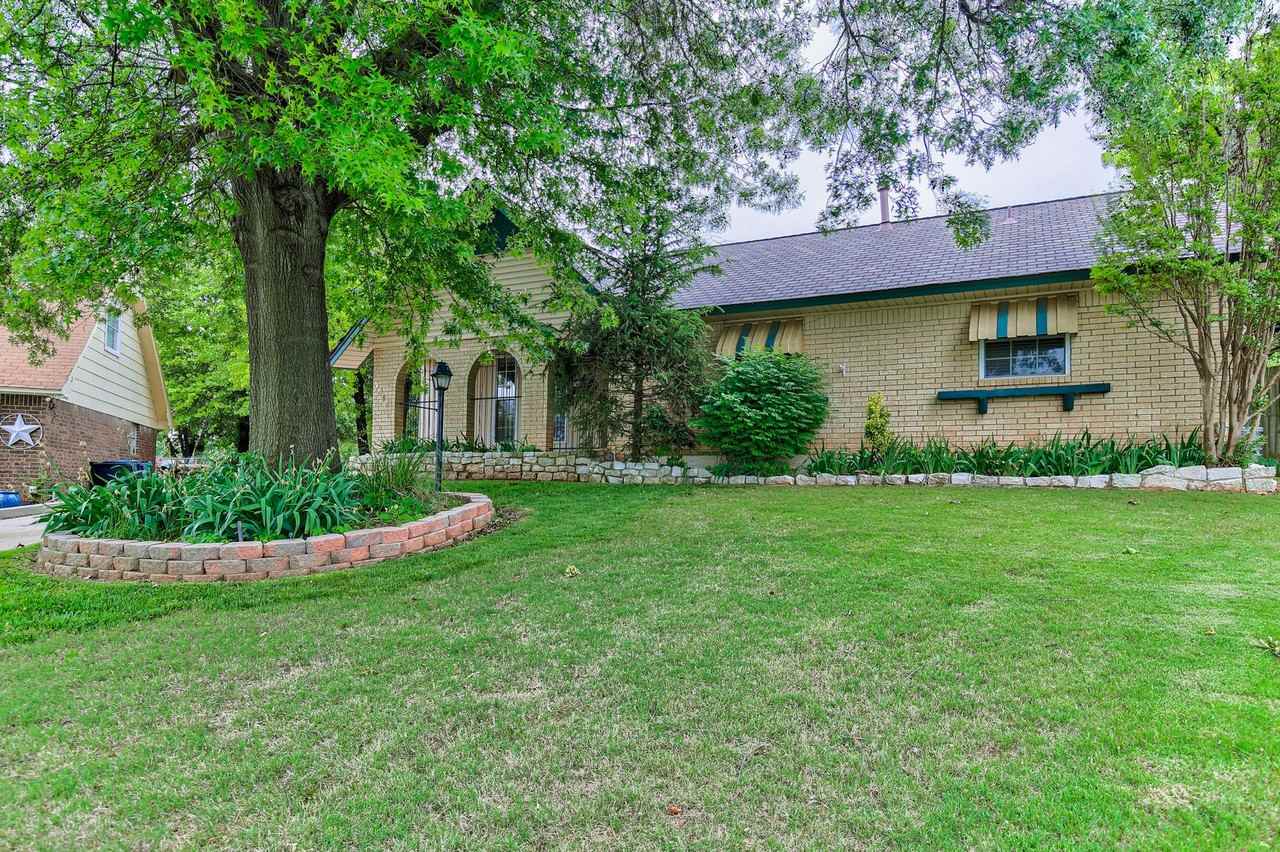 3516 Se 48th St - Photo 5 of 49