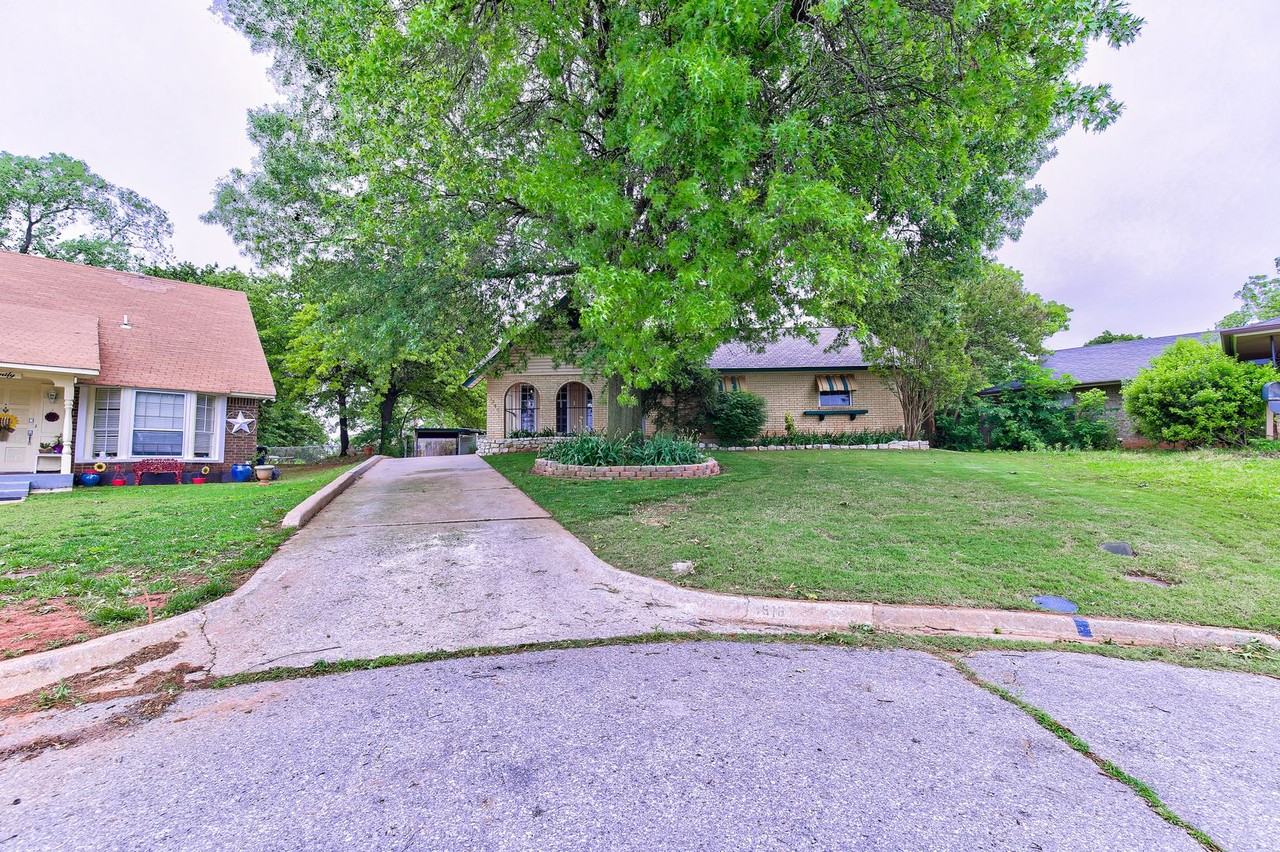 3516 Se 48th St - Photo 7 of 49