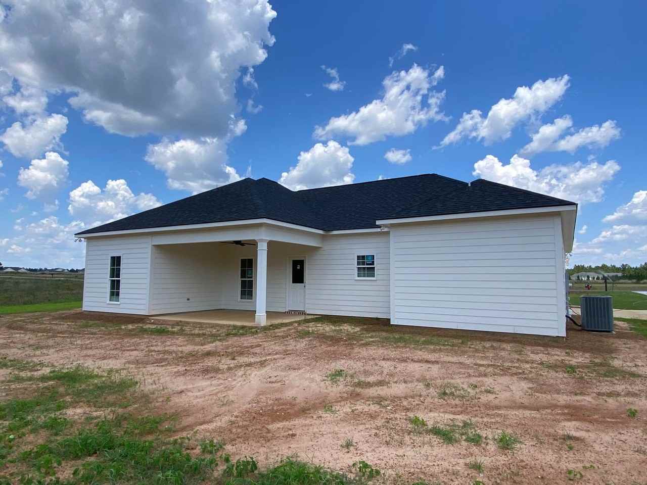 140 Scarlet Way - Photo 2 of 17