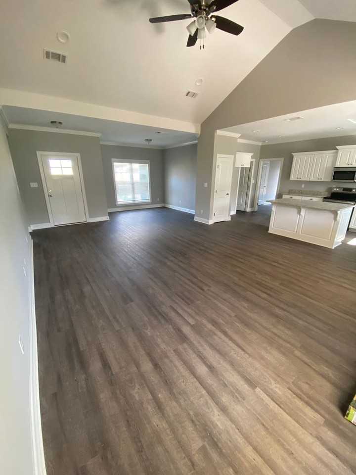 140 Scarlet Way - Photo 6 of 17