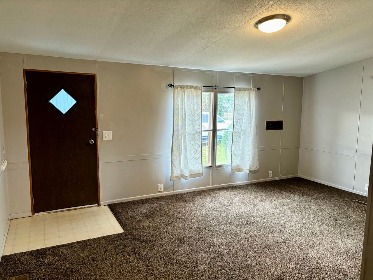 175 N Wausau Ct - Photo 3 of 9