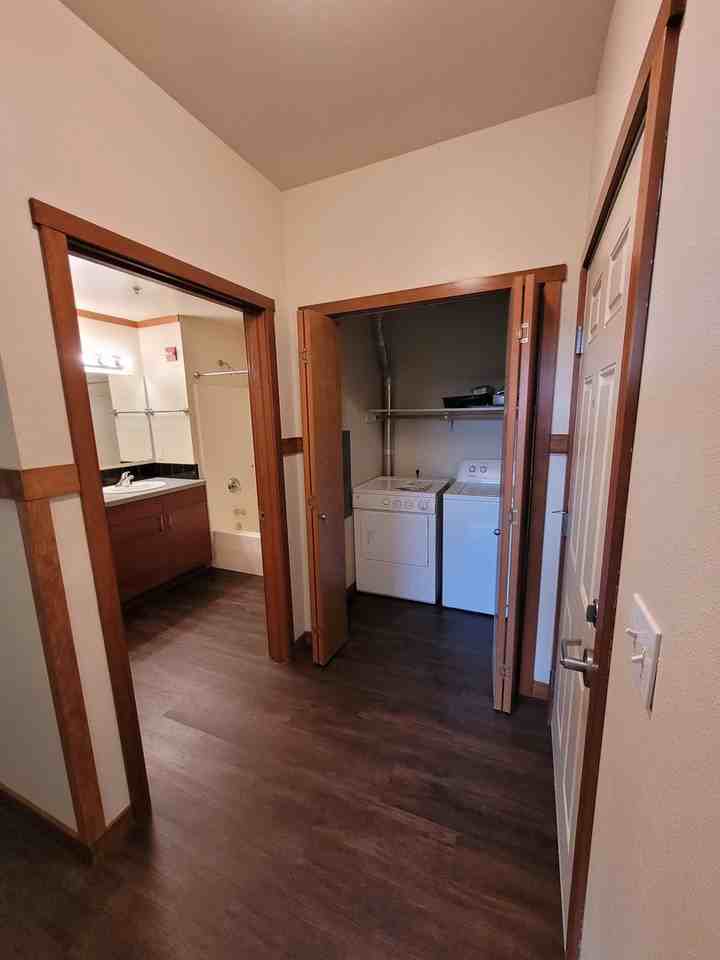 910 Gladstone St #107 - Photo 3 of 15