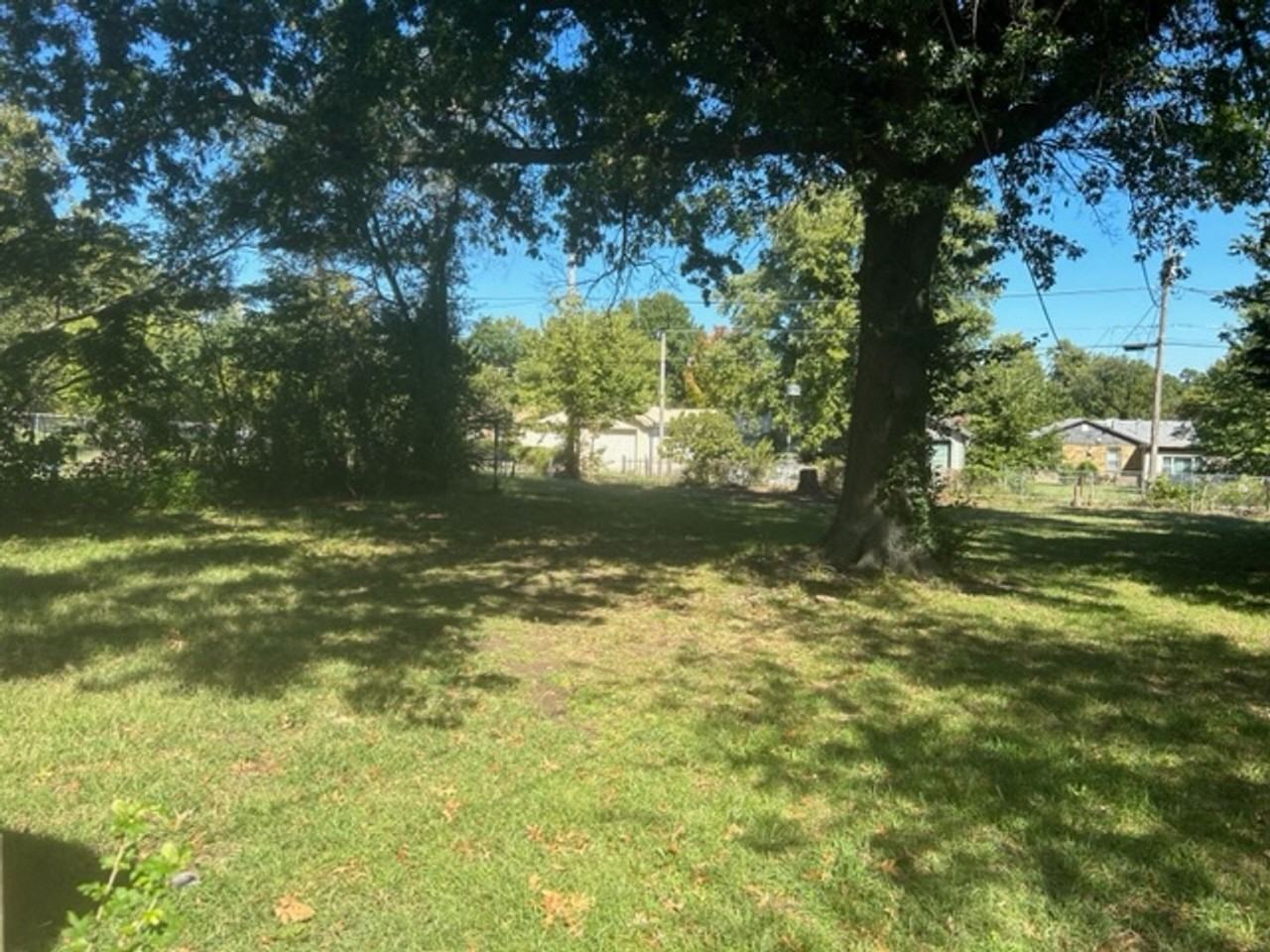 3109 E 11th St - Photo 3 of 8