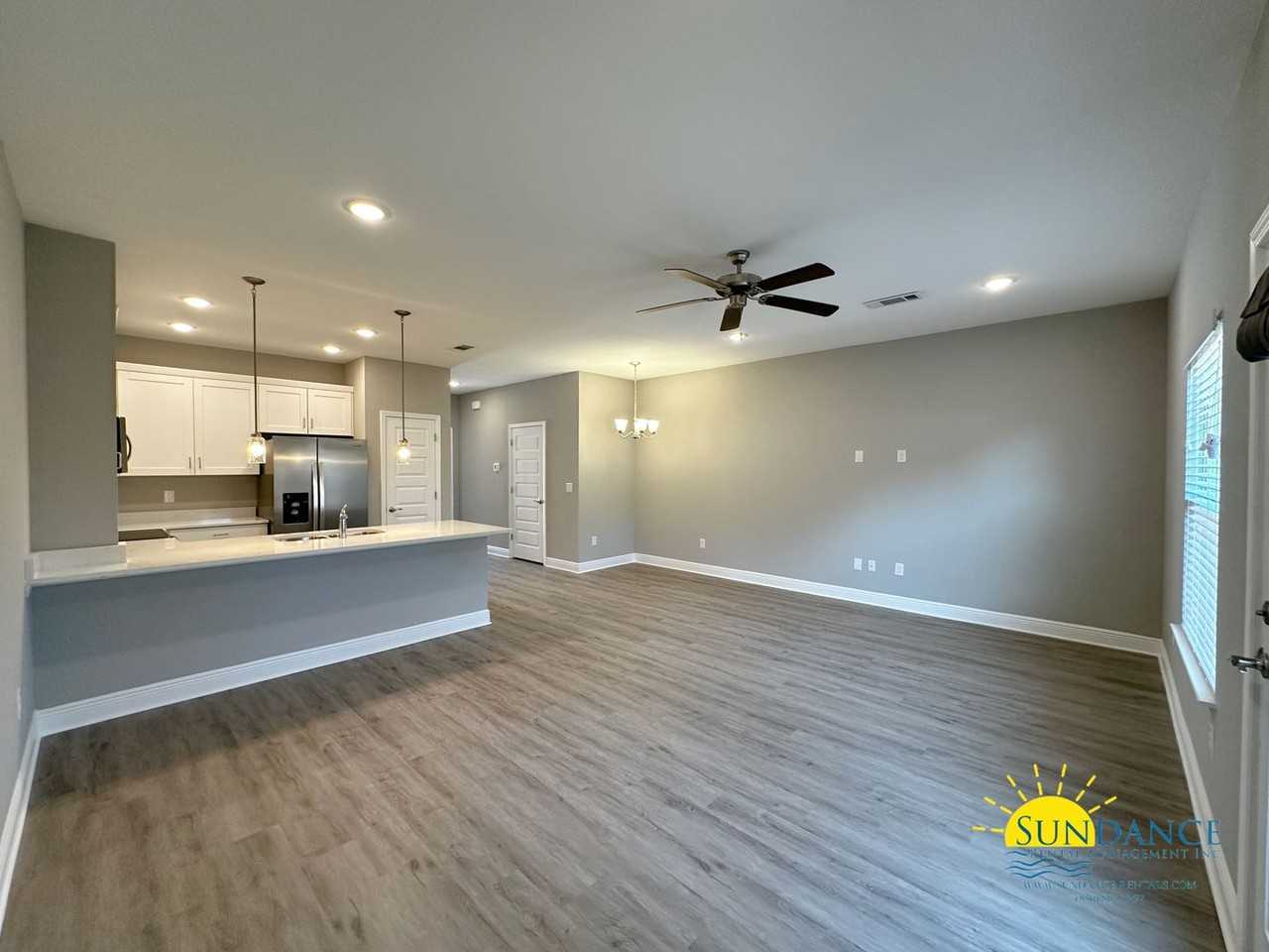 319 Carmel Dr #19 - Photo 3 of 27