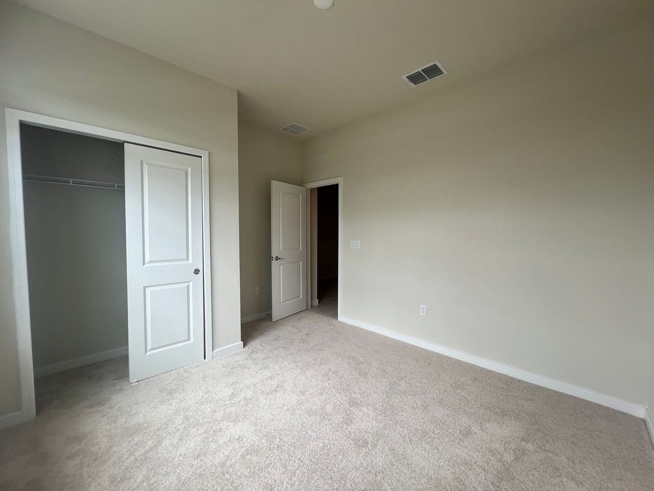 3062 Green Park Dr - Photo 5 of 25