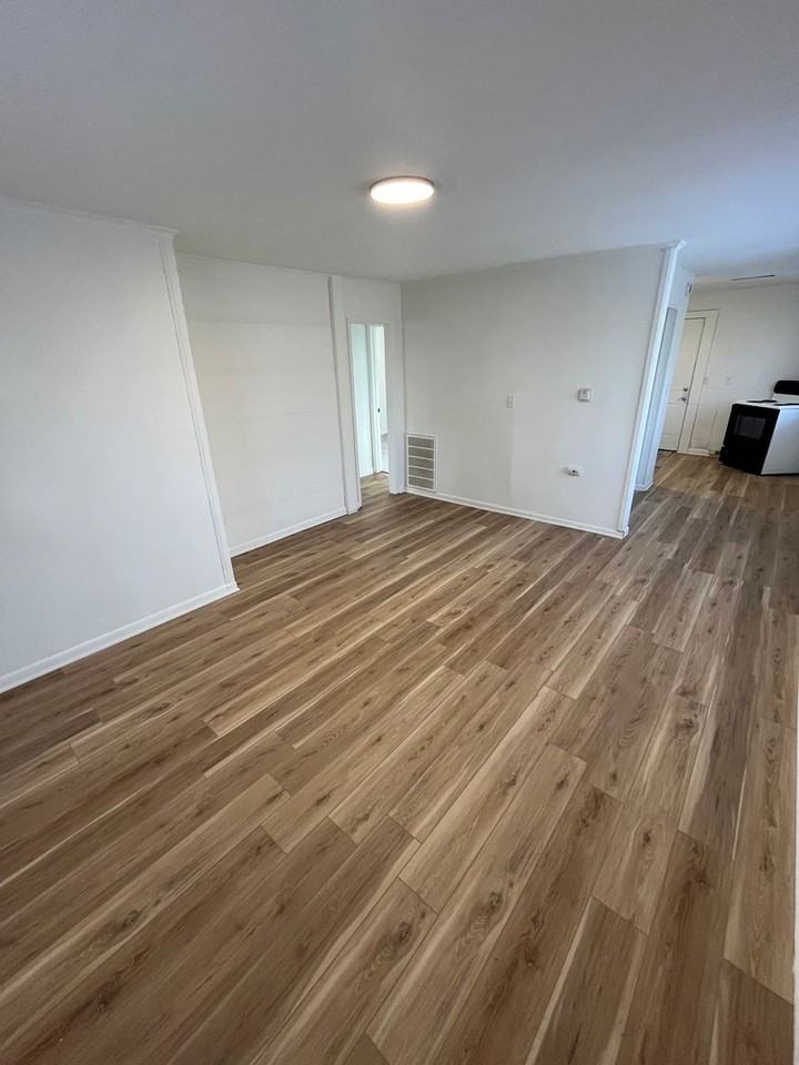 405 Pursley Dr - Photo 2 of 16