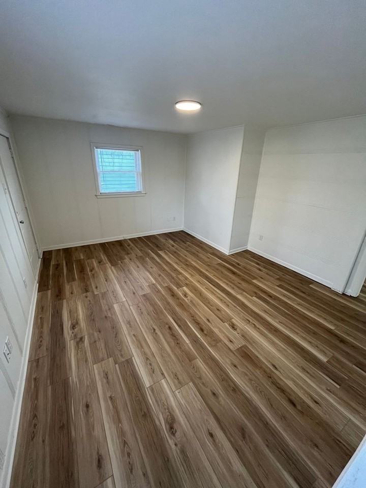 405 Pursley Dr - Photo 3 of 16