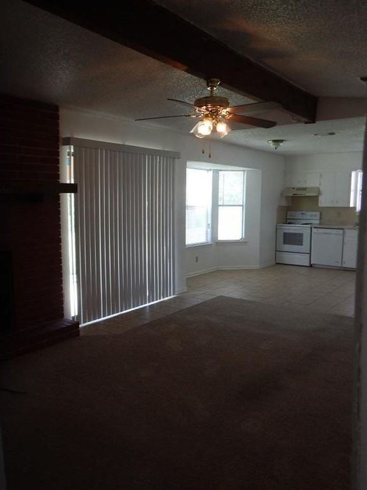 3906 Madison Dr - Photo 4 of 9