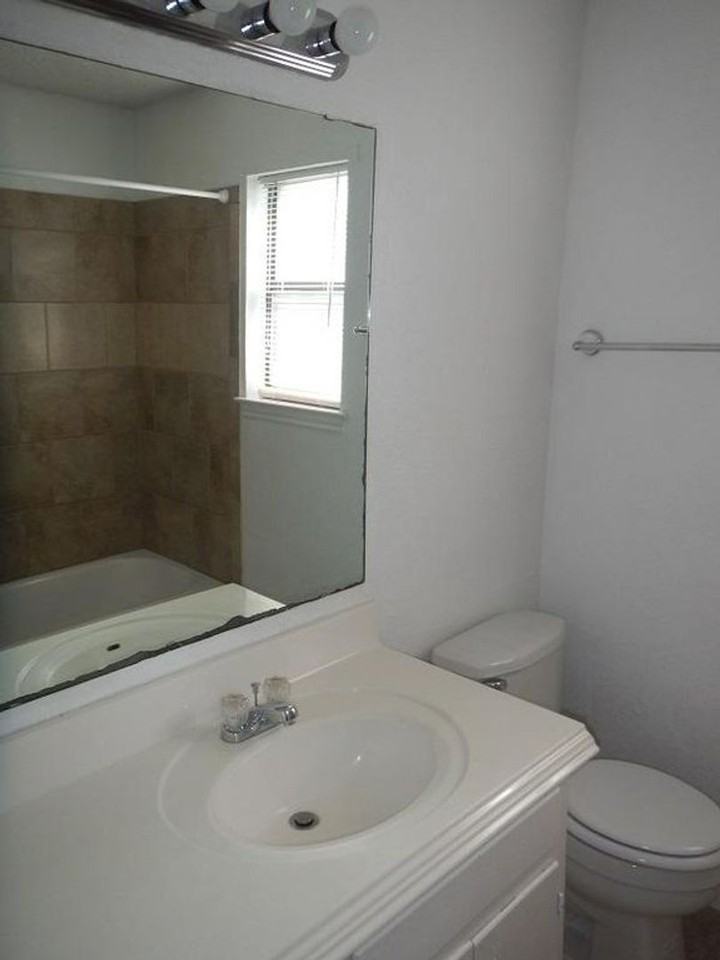 3906 Madison Dr - Photo 7 of 9