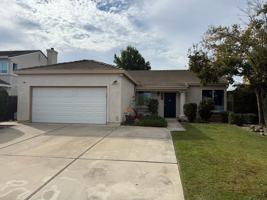 featured image of 330 Lakespring Pl