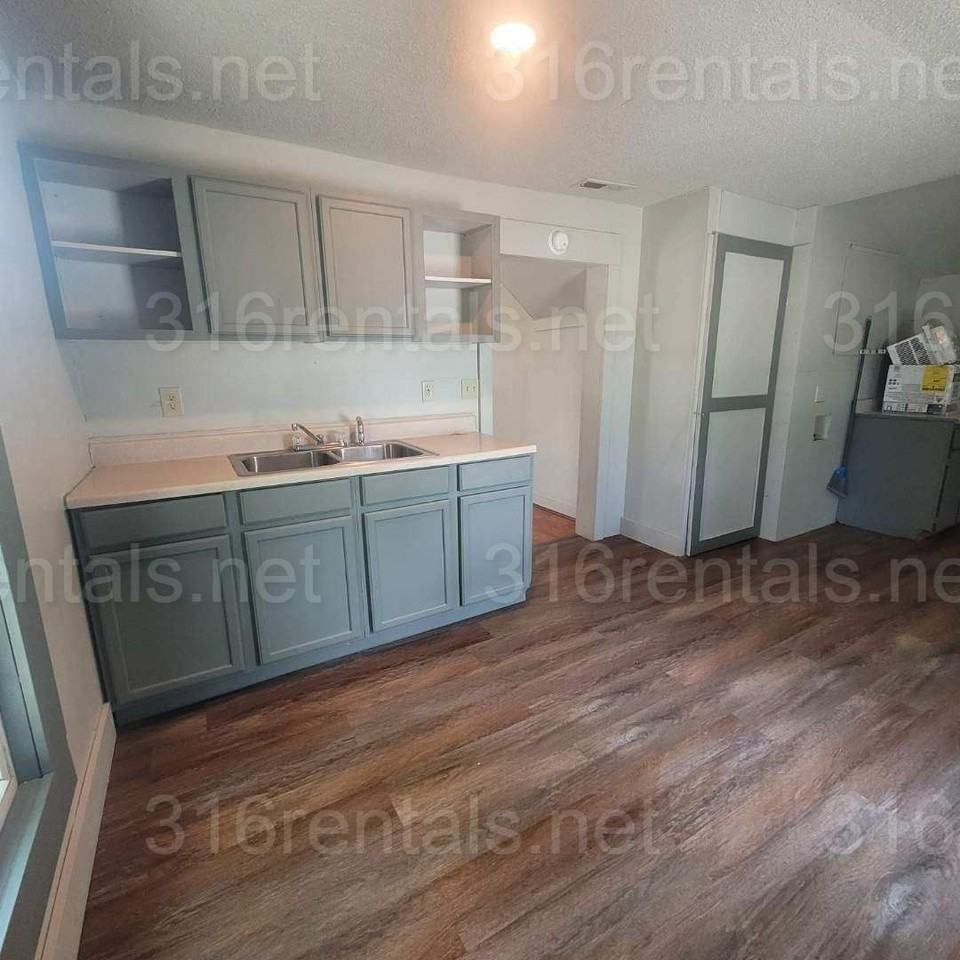 130 E 2nd St - Photo 3 of 11