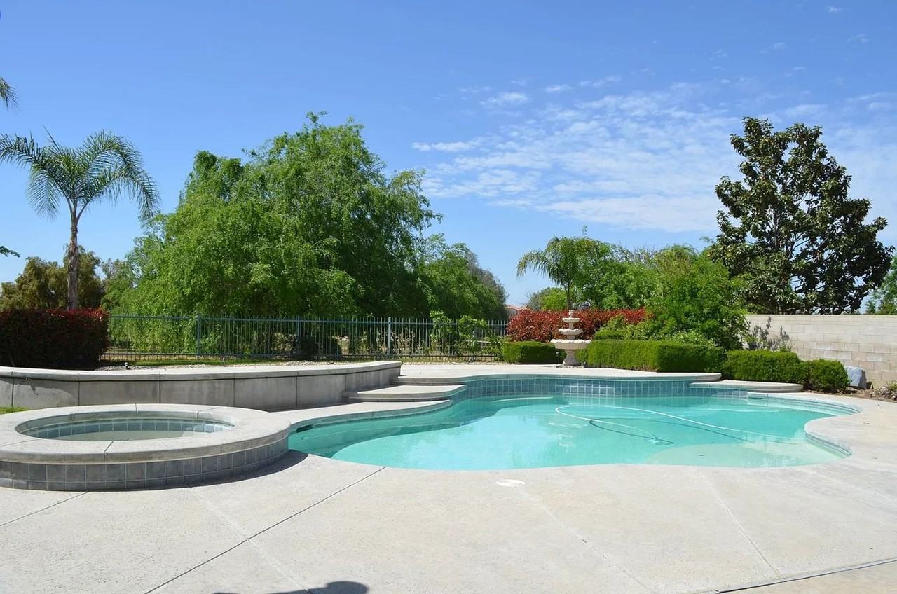 5507 Brigadoon Ln - Photo 2 of 36