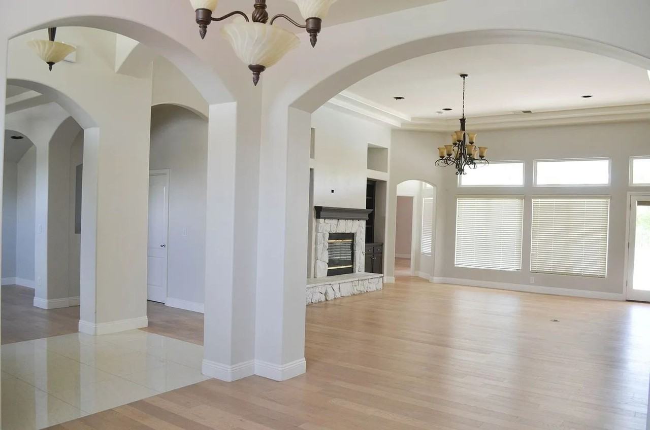 5507 Brigadoon Ln - Photo 6 of 36