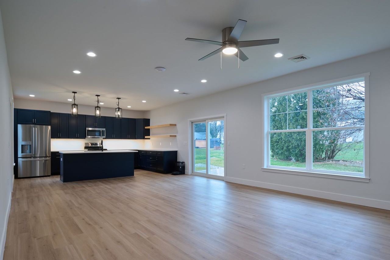 105 Bluestem Cir - Photo 3 of 21
