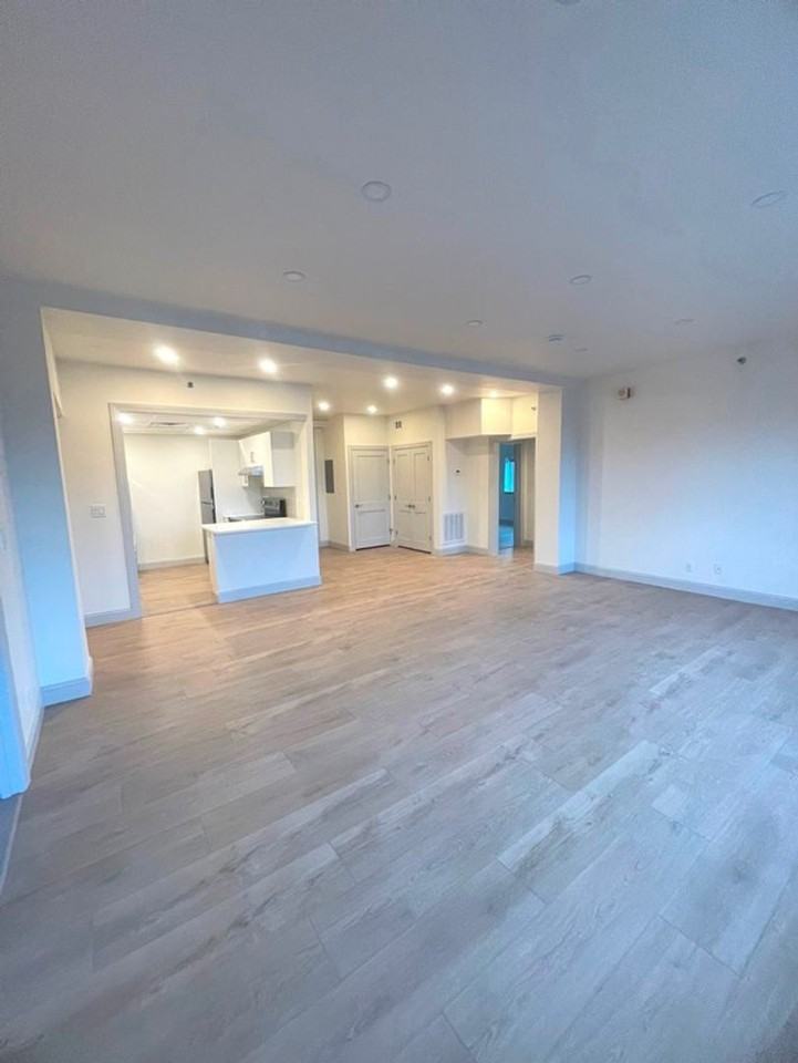 486 Commonwealth Ave - Photo 4 of 19