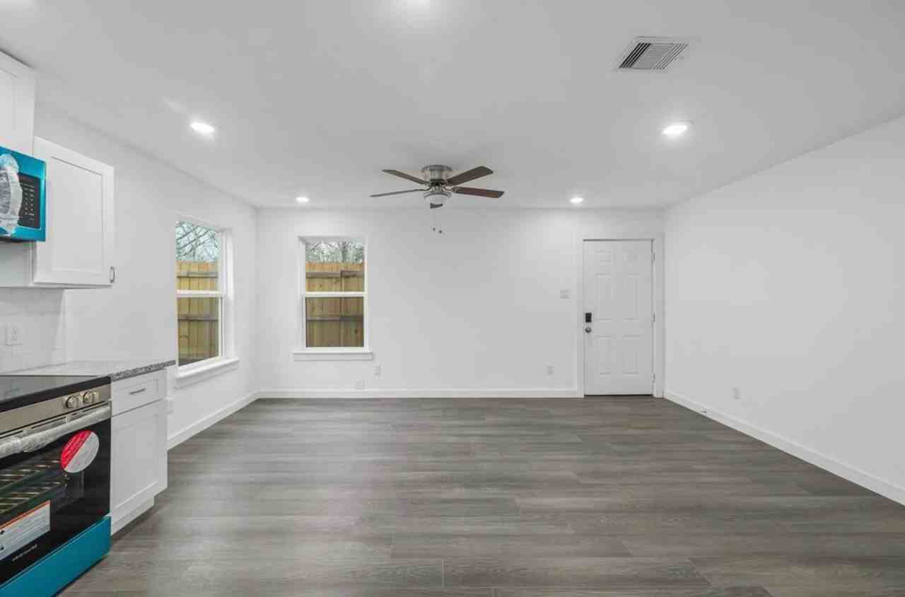 7804 Crestview Dr #A - Photo 2 of 21