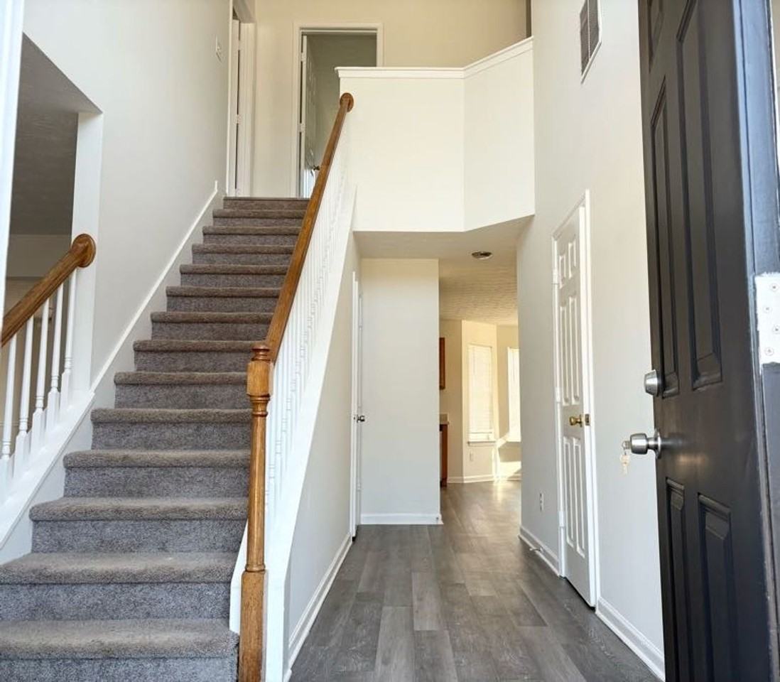 1730 Bennett Dr - Photo 2 of 36