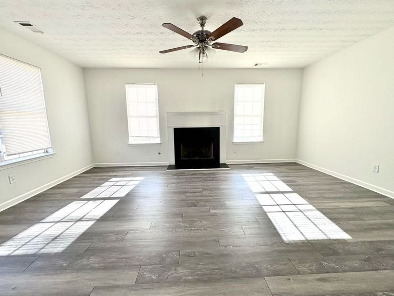 1730 Bennett Dr - Photo 3 of 36