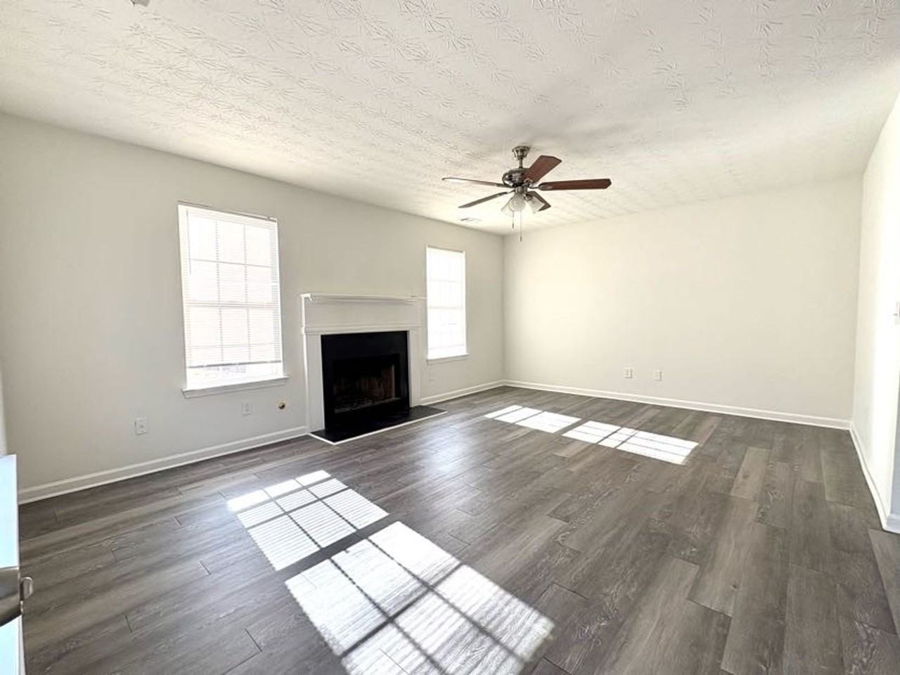 1730 Bennett Dr - Photo 4 of 36