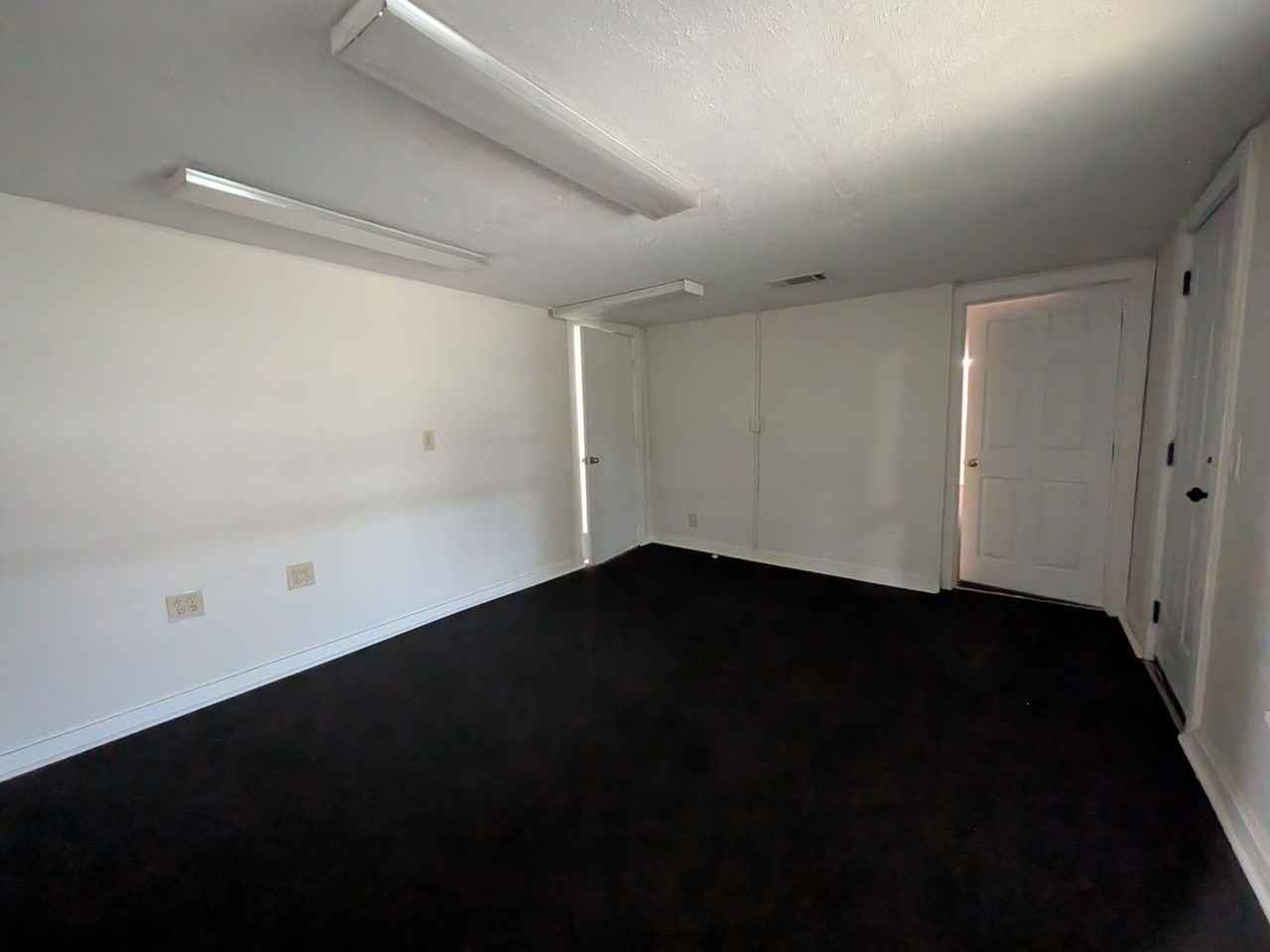 1020 N Main St - Photo 4 of 12