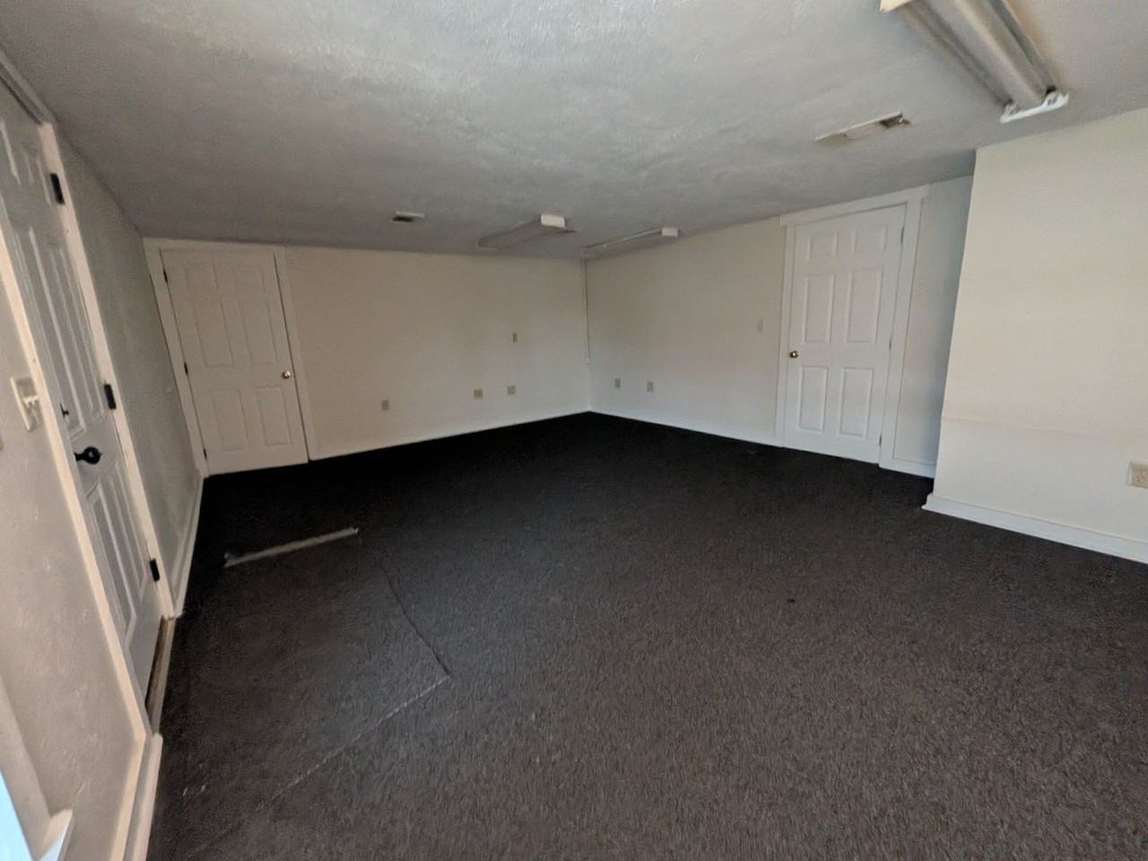 1020 N Main St - Photo 6 of 12