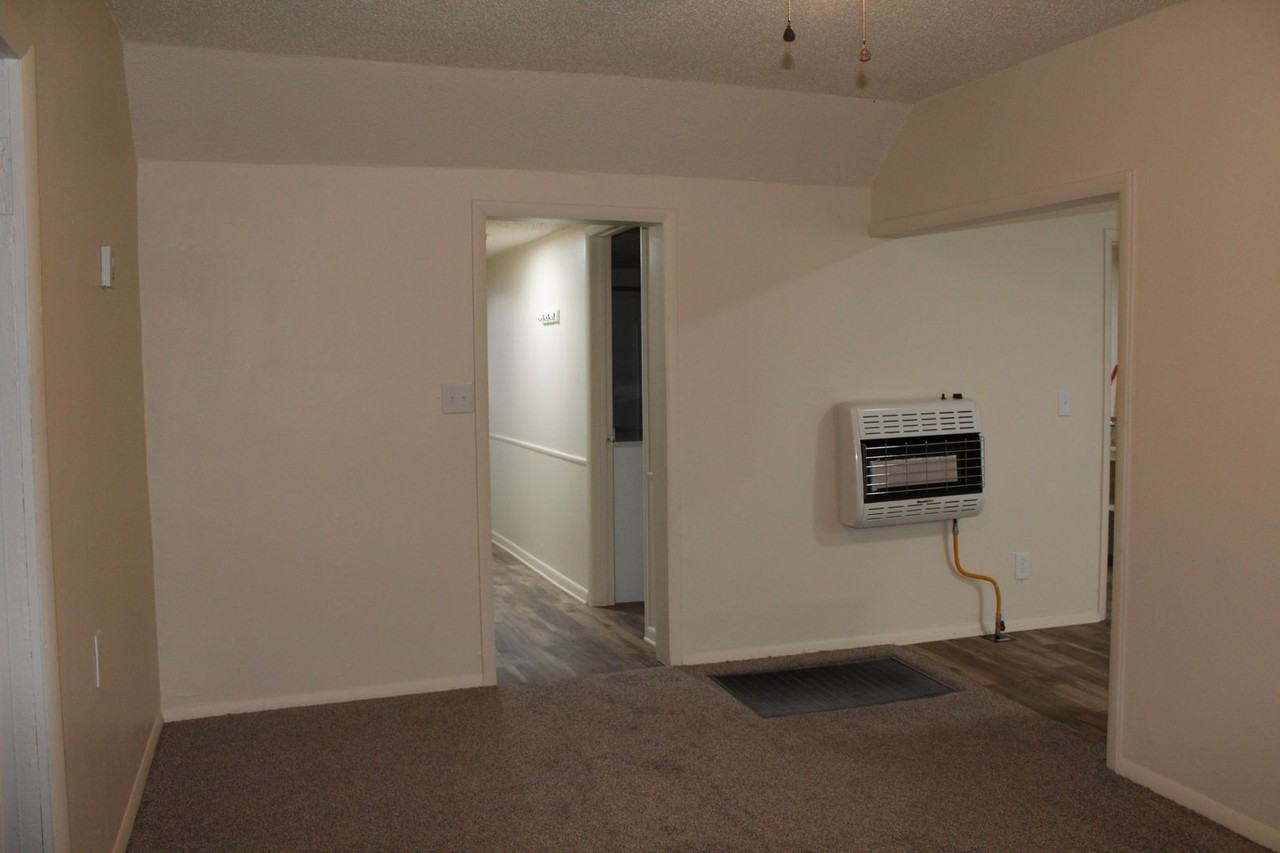 1570 N 1st St - Photo 6 of 18