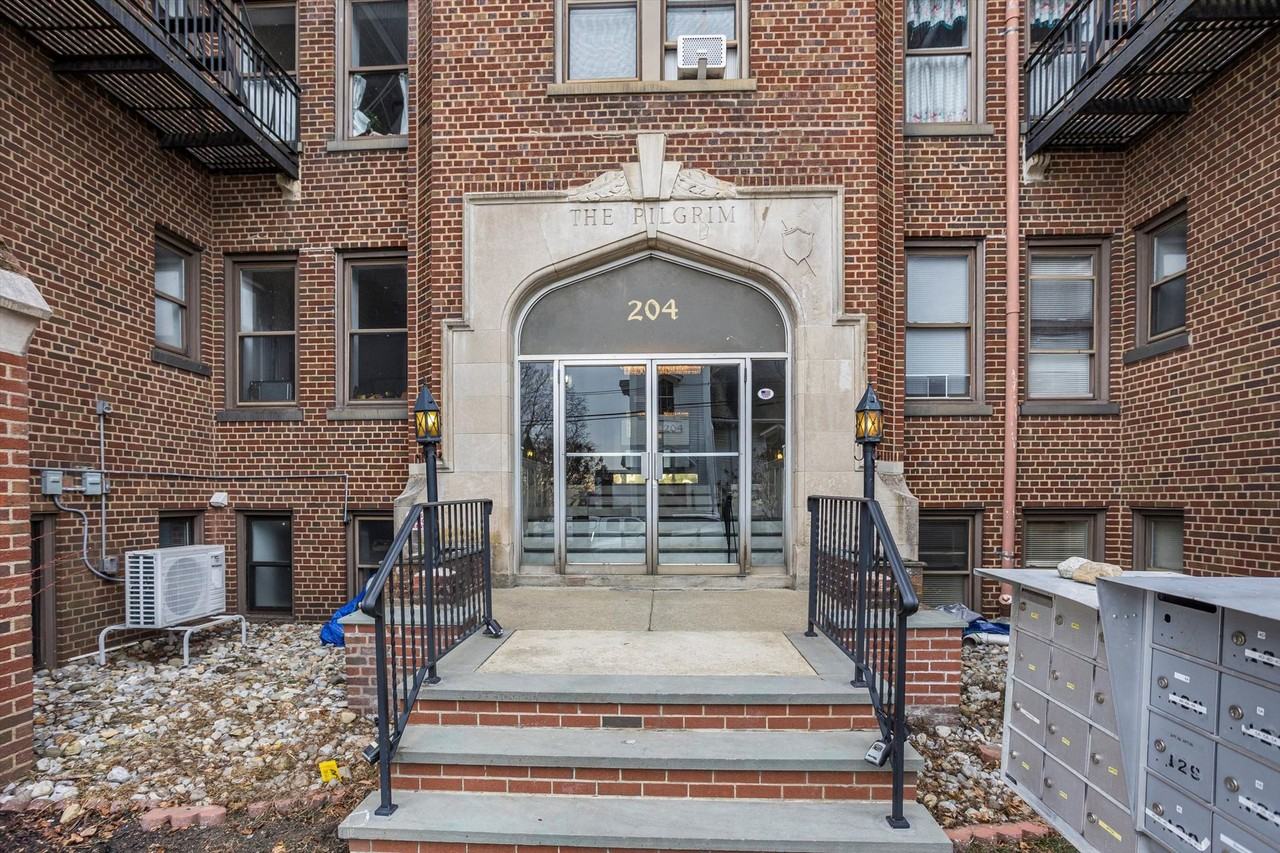 Regis on Church Street - Photo 4 of 29