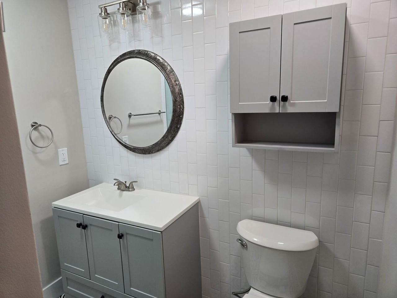 805 N Clake St - Photo 6 of 16