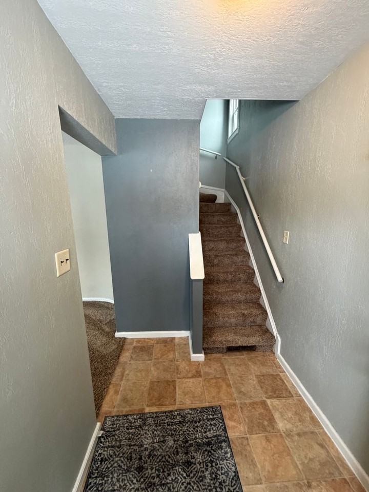 1713 Banks Ave - Photo 2 of 23