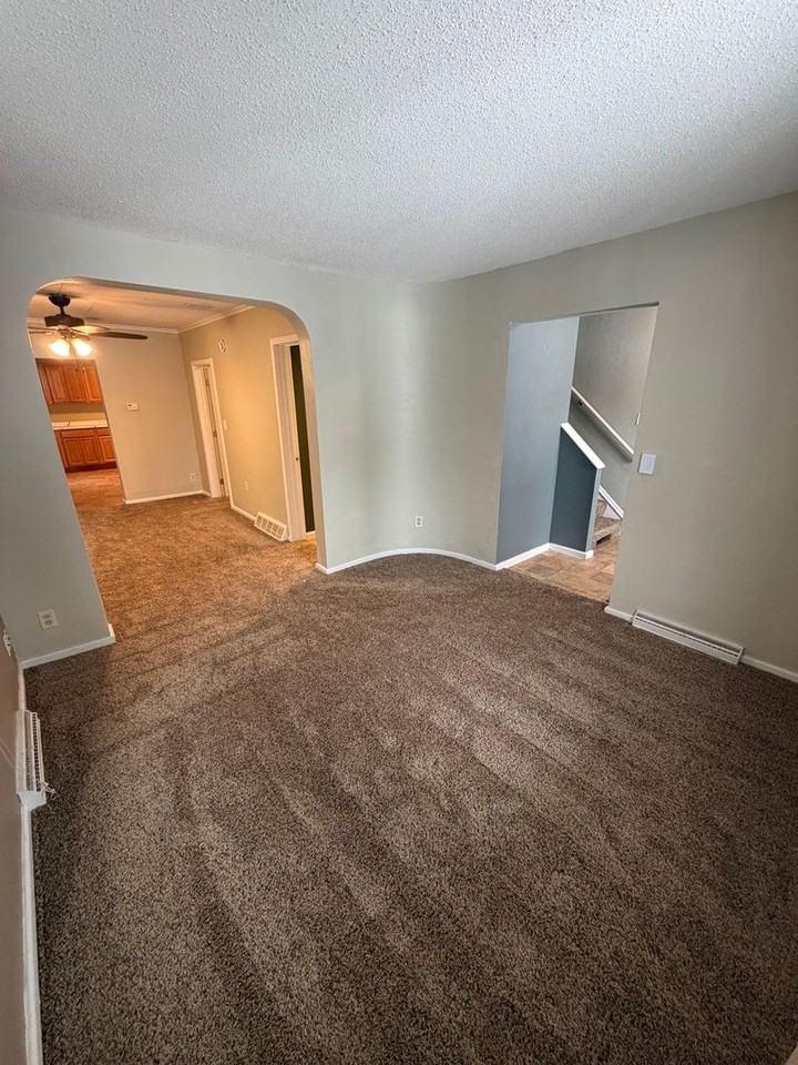 1713 Banks Ave - Photo 3 of 23