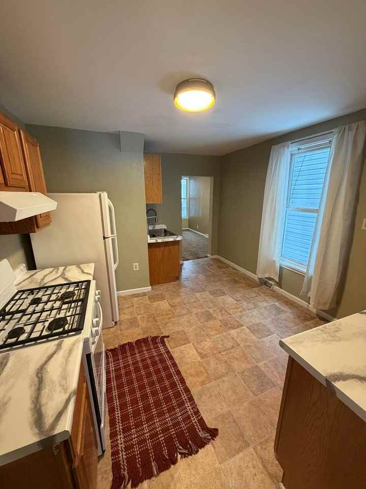 1713 Banks Ave - Photo 7 of 23